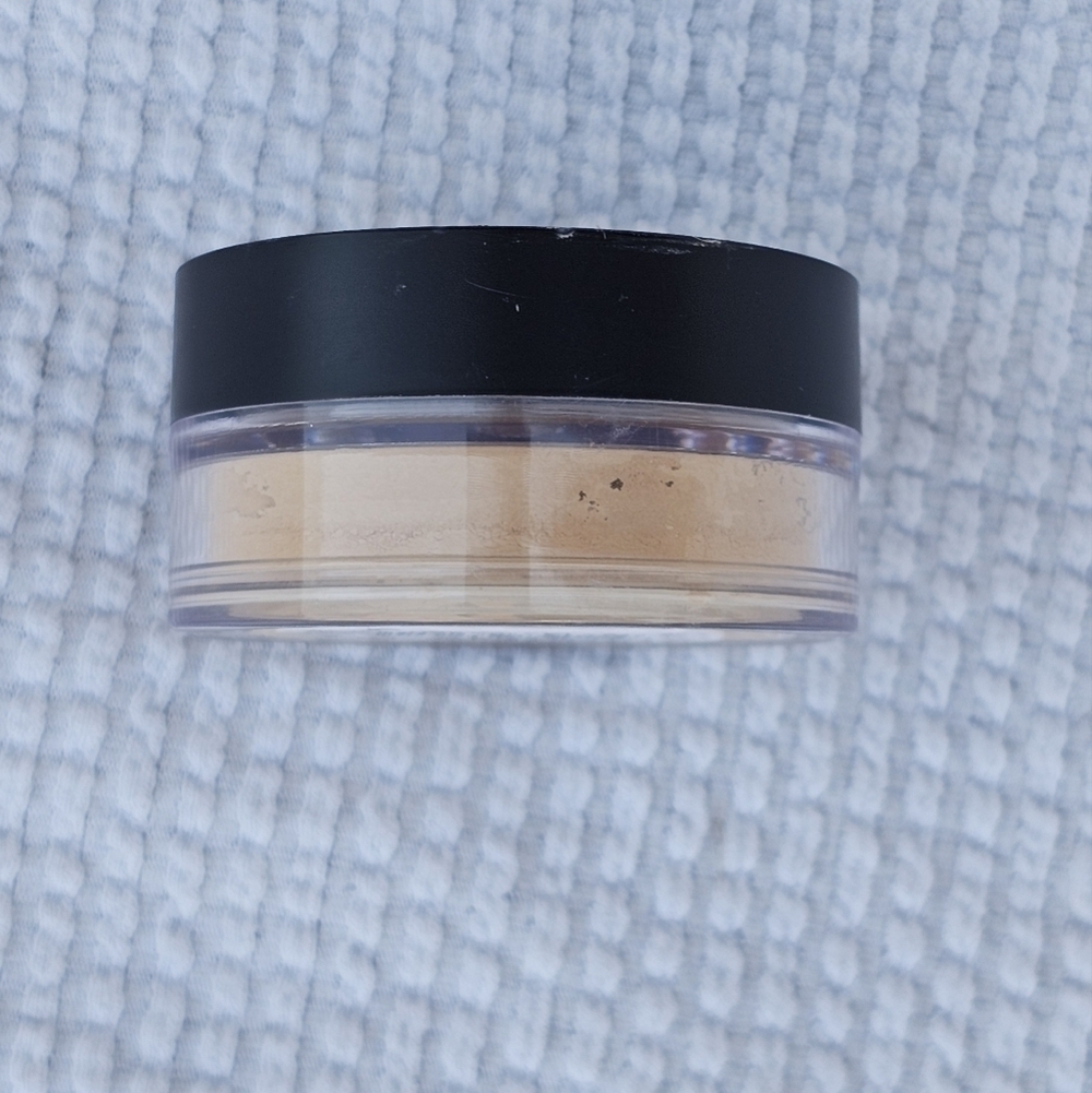 bareMinerals Original Loose Powder Foundation with SPF 15 Shade Light 08 - Picture 4 of 4
